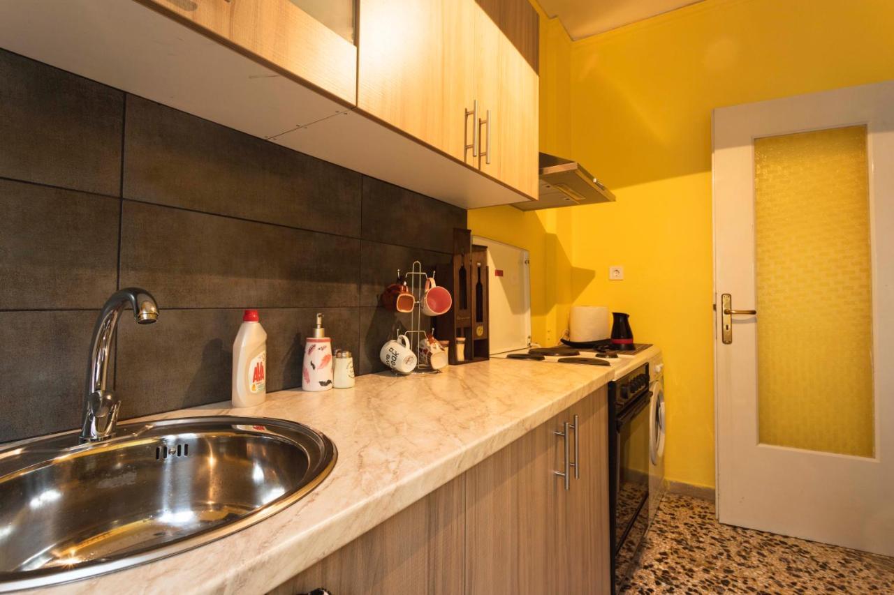 Lovely Small Apartment At Heraklion Center Екстериор снимка